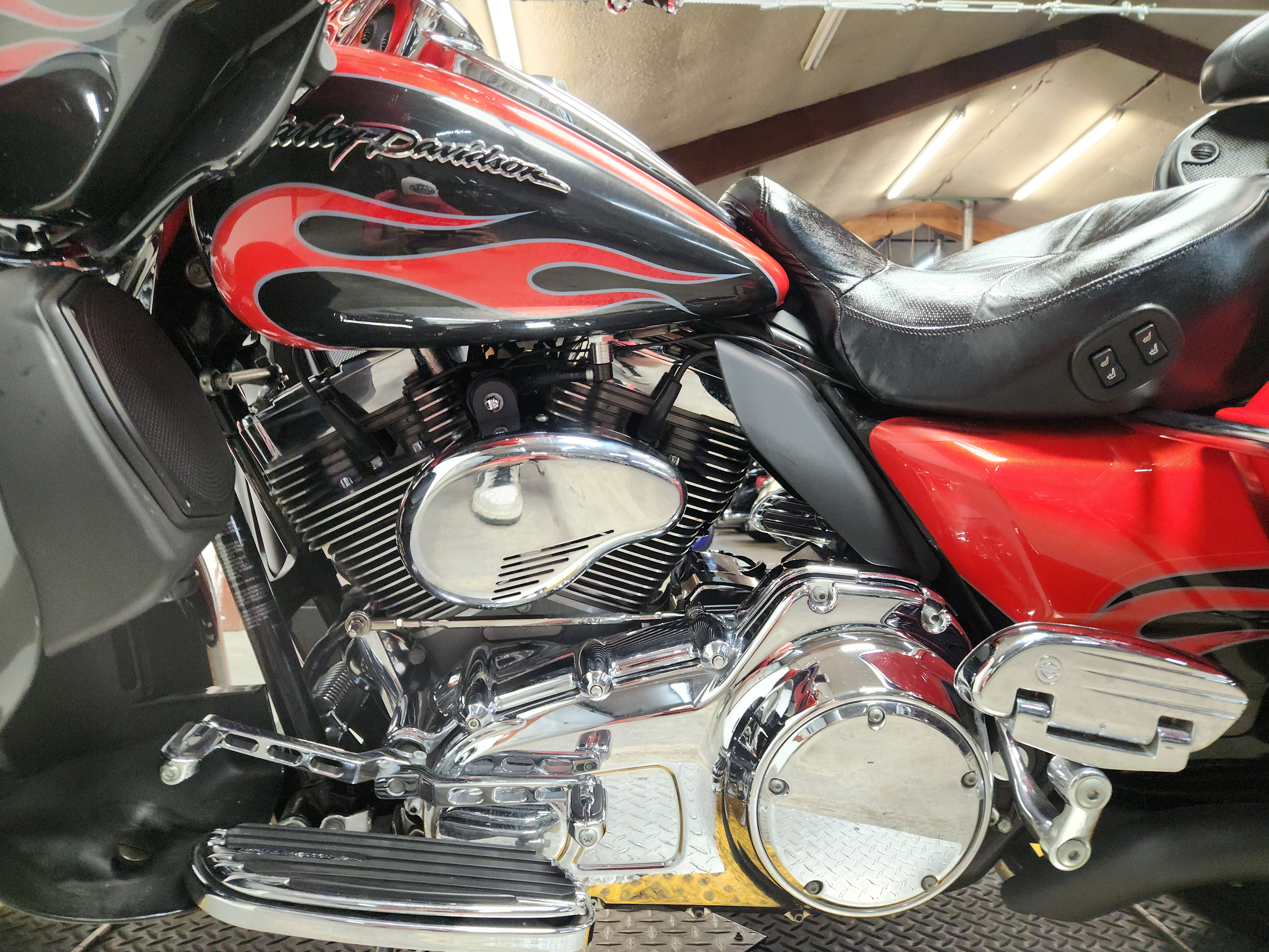 2010 Harley-Davidson® CVO™ Ultra Classic® Electra Glide® Motorcycle