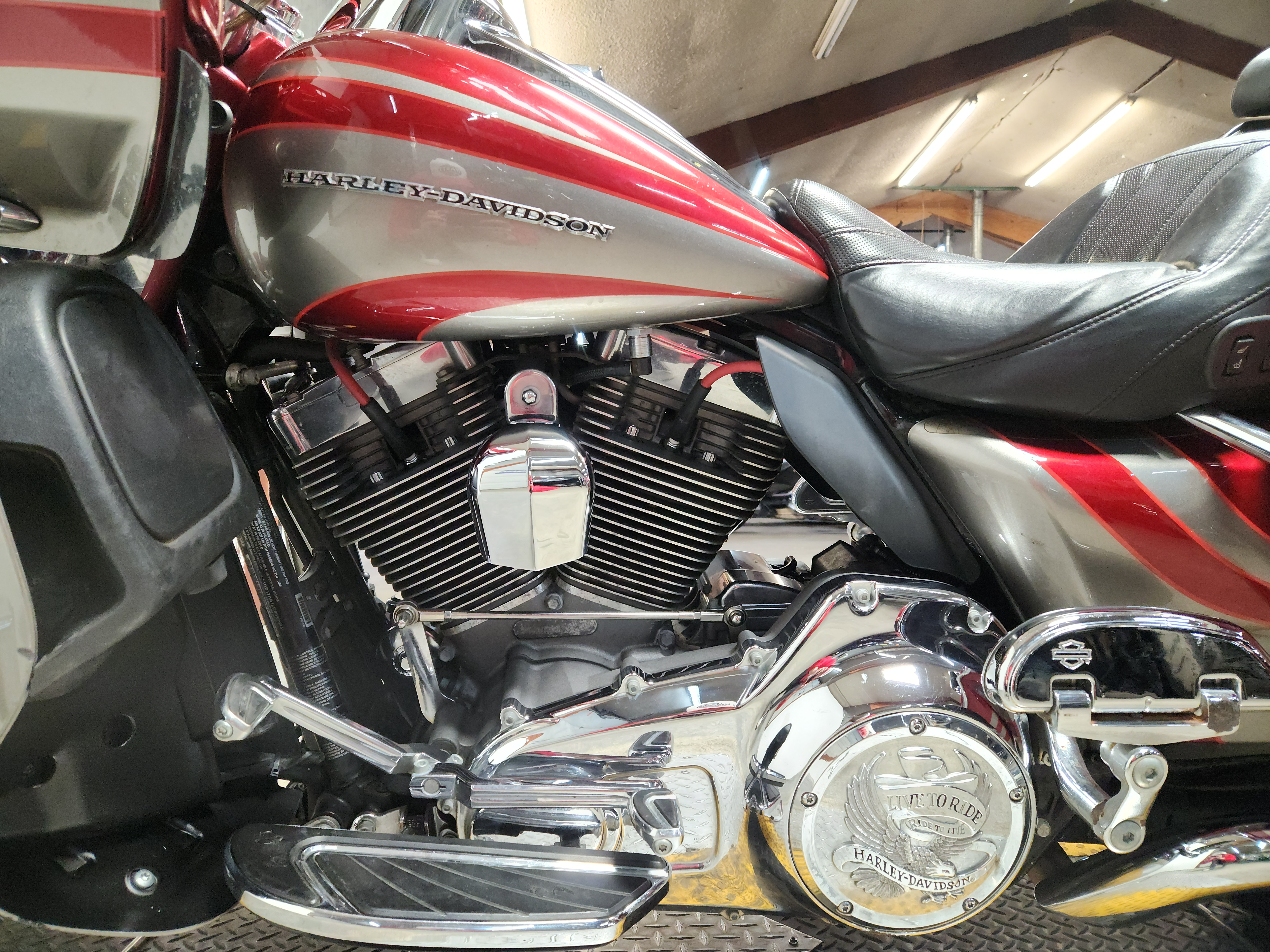 2016 Harley-Davidson® CVO™ Road Glide® Ultra Motorcycle