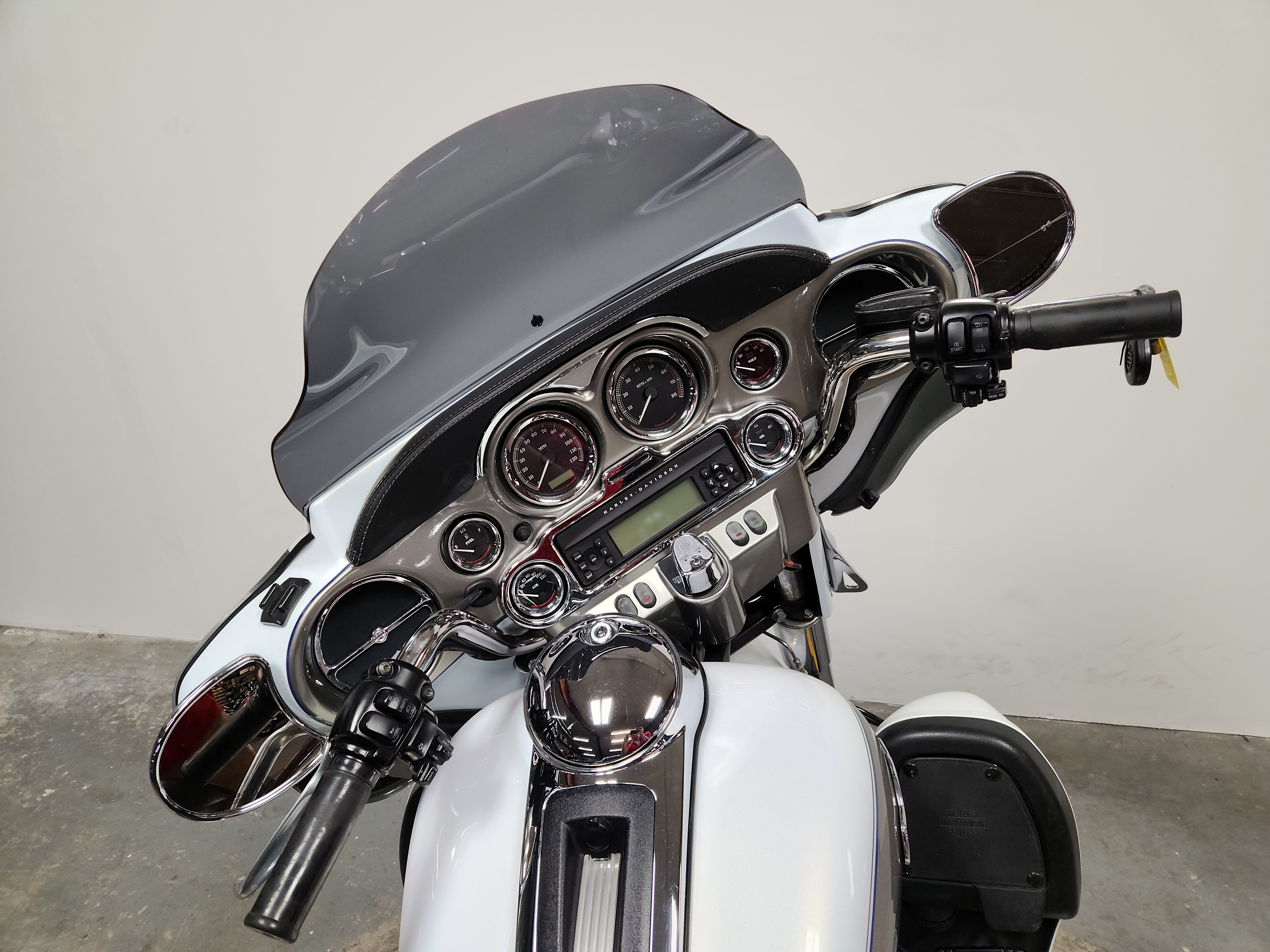 2009 Harley-Davidson® Electra Glide® Ultra Classic Motorcycle