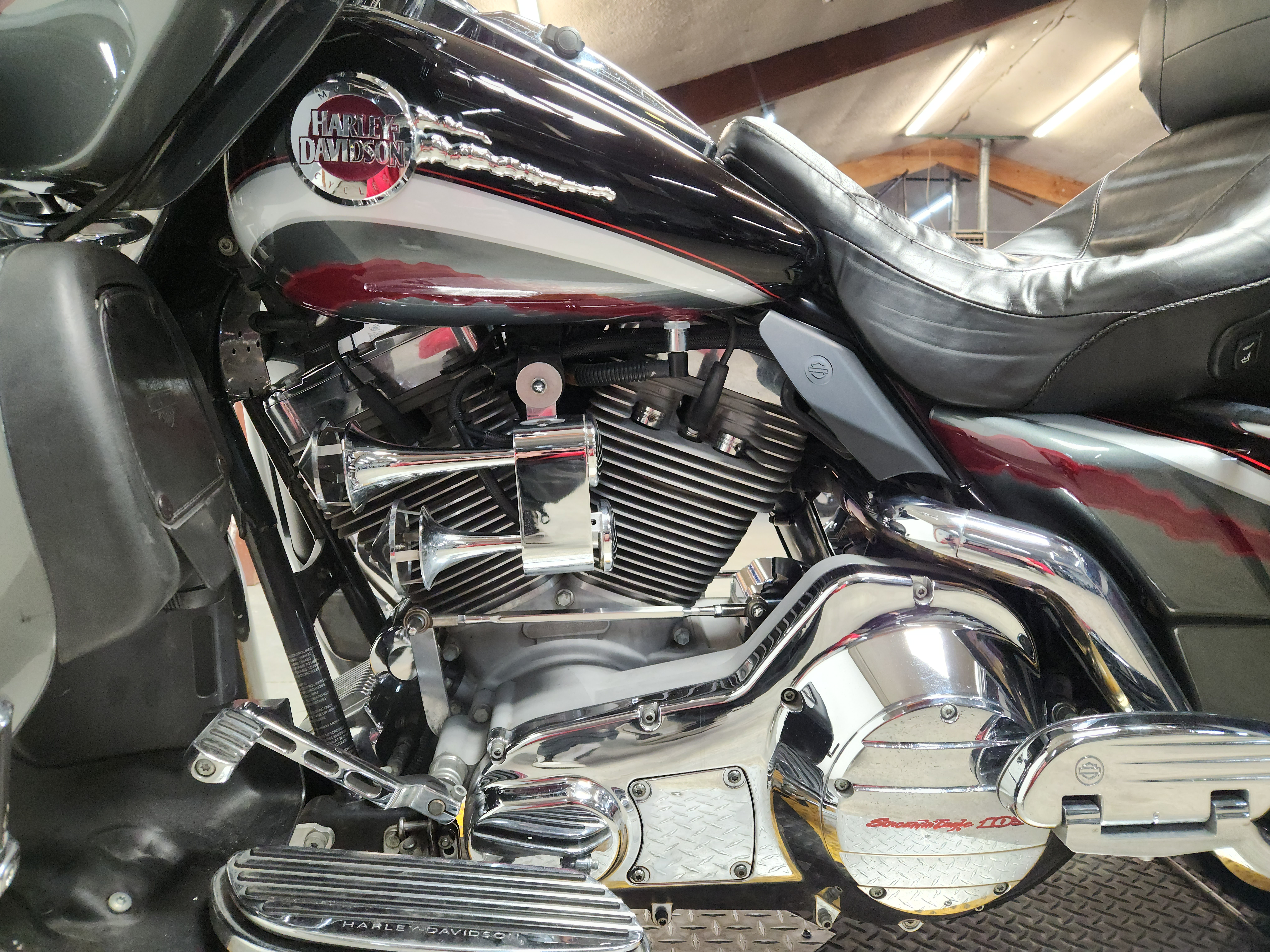 2006 Harley-Davidson® CVO™ Screamin' Eagle Electra Glide Motorcycle