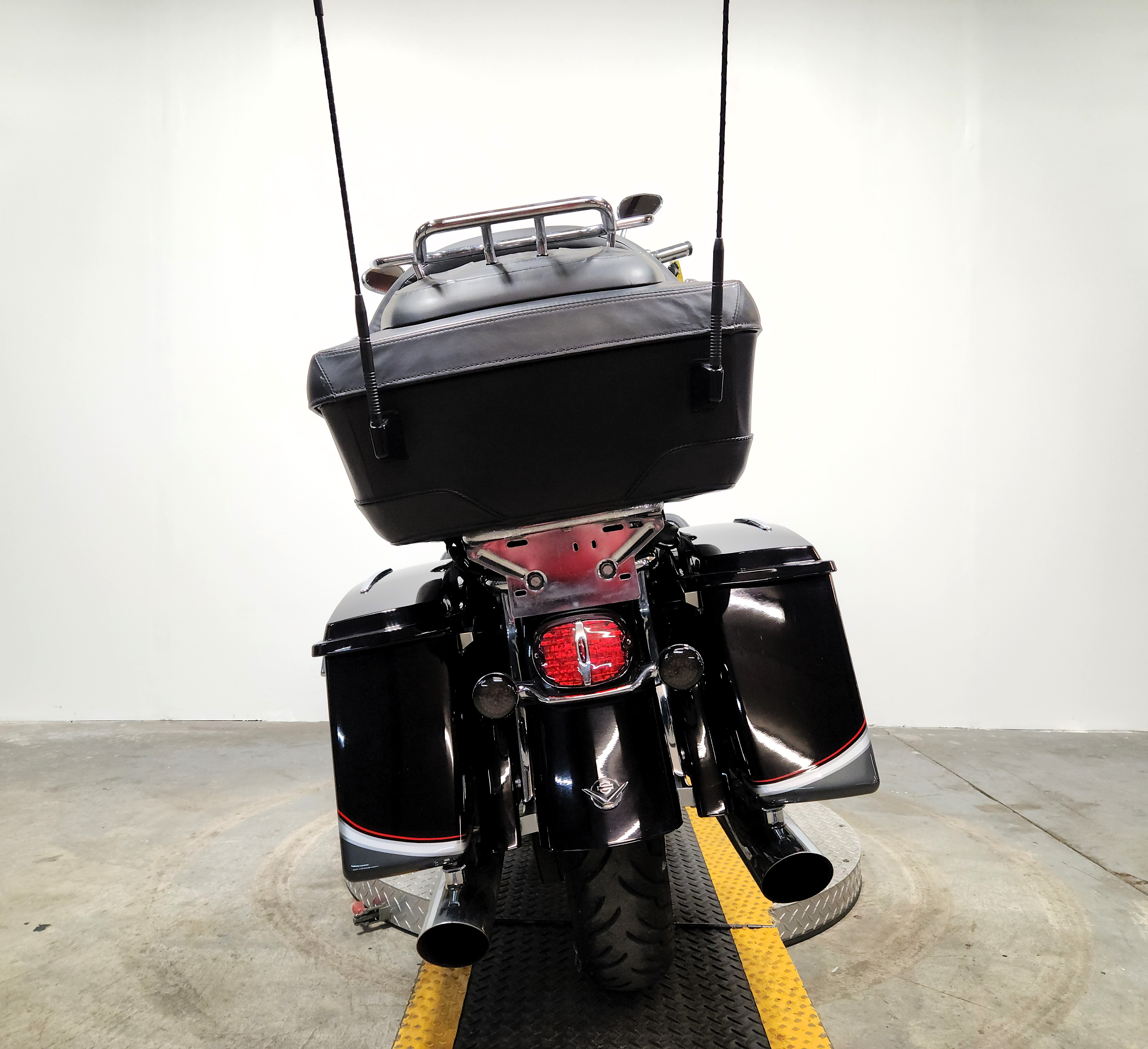 2006 Harley-Davidson® CVO™ Screamin' Eagle Electra Glide Motorcycle